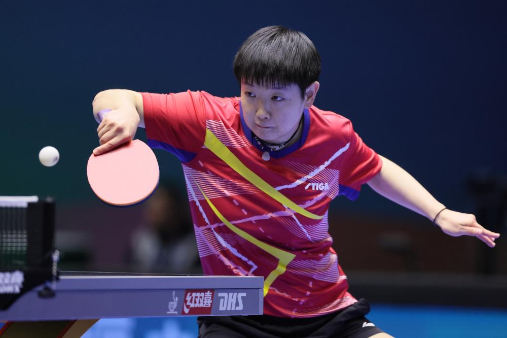 皇马夏窗锁定中场关键棋子，老佛爷真搞定后腰，解约金高达6000万.